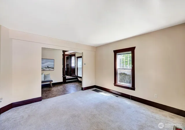 Photo 4 of Single family home for sale at 250 SE Andrews St, Issaquah, WA 98027 | MLS# NWM2532238 | Listing updated on 2026-09-21