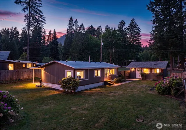 Manufactured home for sale at 105 Mount Rainier Dr, Packwood, WA 98361 | MLS# NWM2532321