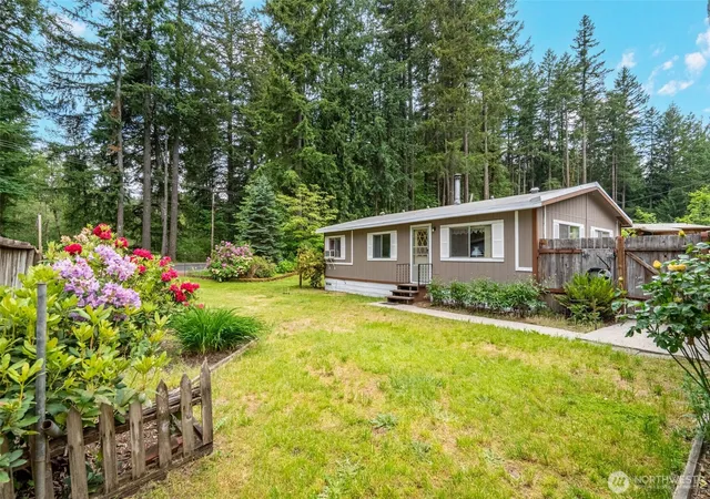Photo 3 of Manufactured home for sale at 105 Mount Rainier Dr, Packwood, WA 98361 | MLS# NWM2532321 | Listing updated on 2026-09-21