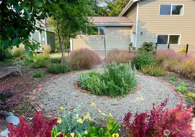Photo 3 of Single family home for sale at 142 N Port Loop NW, Ocean Shores, WA 98569 | MLS# NWM2532322 | Listing updated on 2026-09-21