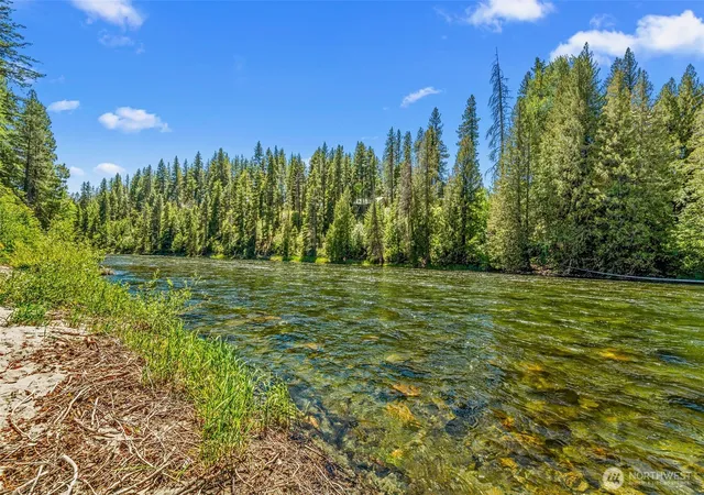 Photo 2 of Single family home for sale at 12473 W Shugart Flats Rd, Leavenworth, WA 98826 | MLS# NWM2532380 | Listing updated on 2026-09-21
