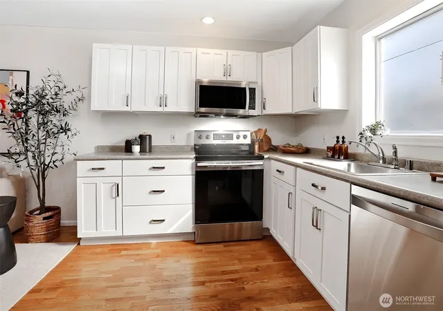 Photo 3 of Townhouse for sale at 3406 W Government Way #7, Seattle, WA 98199 | MLS# NWM2532401 | Listing updated on 2026-10-02