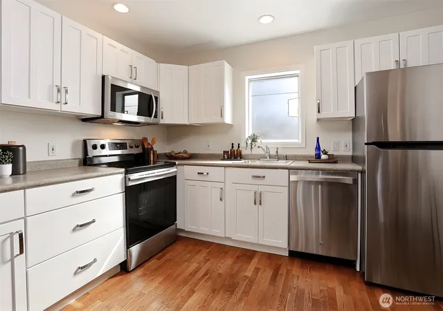 Photo 4 of Townhouse for sale at 3406 W Government Way #7, Seattle, WA 98199 | MLS# NWM2532401 | Listing updated on 2026-10-02