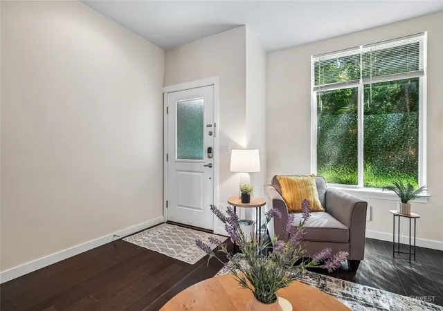 Photo 4 of Townhouse for sale at 2107 NW Moraine Pl, Issaquah, WA 98027 | MLS# NWM2532424 | Listing updated on 2026-09-21