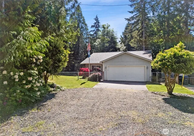 Photo 1 of Sale Pending at 31 E Squaxin Pl, Shelton, WA 98584 | MLS# NWM2532452 | Listing updated on 2026-09-25