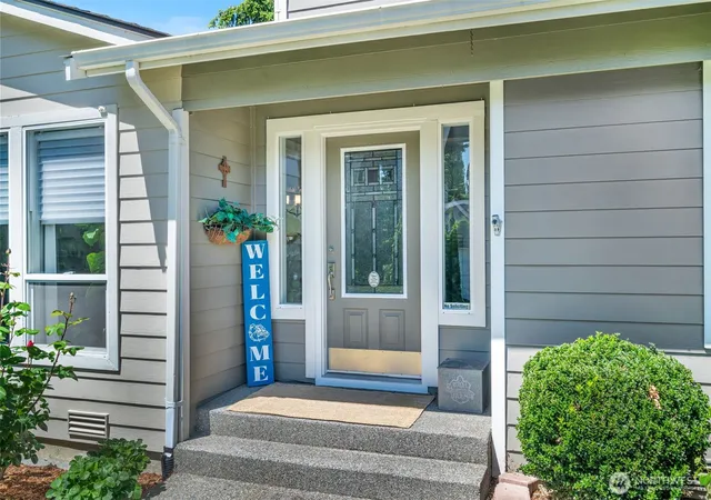 Photo 2 of Sale Pending at 14639 20th Avenue Sw, Burien, WA 98166 | MLS# NWM2532540 | Listing updated on 2026-09-25
