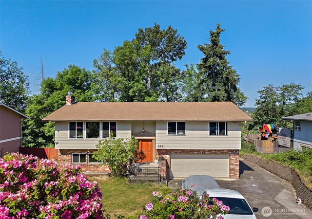 Photo 1 of Single family home for sale at 2521 Talbot Crst Dr S, Renton, WA 98055 | MLS# NWM2532561 | Listing updated on 2026-09-21