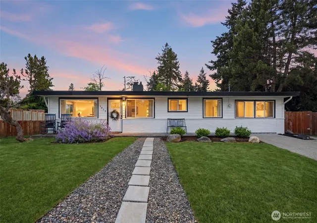 Photo 1 of Single family home for sale at 1615 N 196th Place, Shoreline, WA 98133 | MLS# NWM2532567 | Listing updated on 2026-09-24