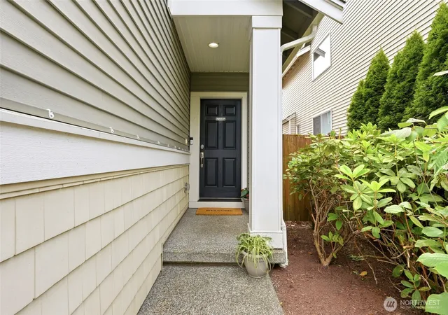 Photo 3 of Single family home for sale at 12716 12th Avenue SE, Everett, WA 98208 | MLS# NWM2532597 | Listing updated on 2026-09-30
