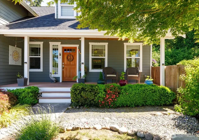 Photo 2 of Single family home for sale at 1796 Twin Oaks Ln, Freeland, WA 98249 | MLS# NWM2532598 | Listing updated on 2026-09-29