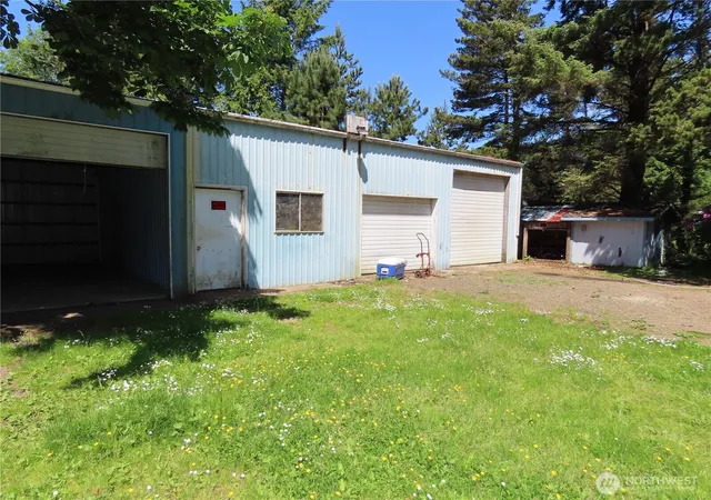 Photo 3 of Single family home for sale at 1047 Pine St, Grayland, WA 98547 | MLS# NWM2532614 | Listing updated on 2026-09-21