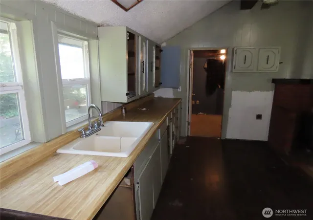 Photo 4 of Single family home for sale at 1047 Pine St, Grayland, WA 98547 | MLS# NWM2532614 | Listing updated on 2026-09-21