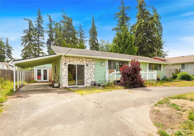 Photo 2 of Single family home for sale at 310 Scotland Dr, Camano Island, WA 98282 | MLS# NWM2532618 | Listing updated on 2026-09-21
