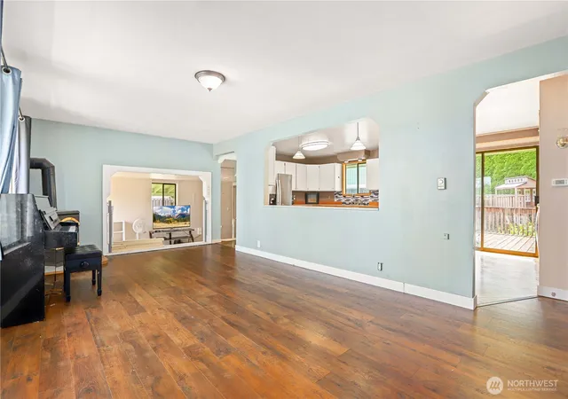 Photo 4 of Single family home for sale at 310 Scotland Dr, Camano Island, WA 98282 | MLS# NWM2532618 | Listing updated on 2026-09-21