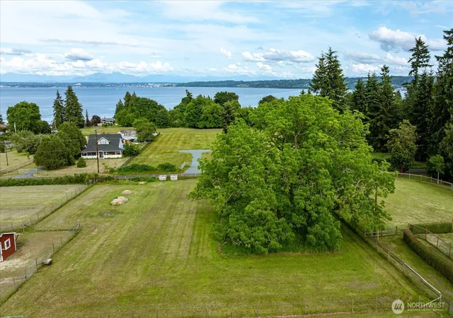 Photo 3 of Single family home for sale at 4764 Black Walnut Ter, Clinton, WA 98236 | MLS# NWM2532619 | Listing updated on 2026-09-22