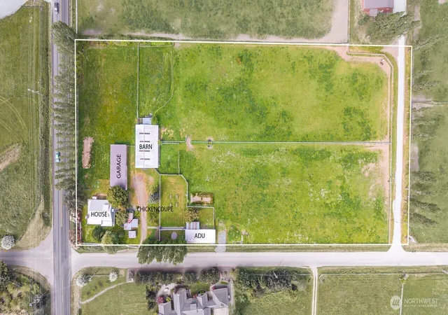 Photo 2 of Single family home for sale at 5392 Shore Meadow Rd, Freeland, WA 98249 | MLS# NWM2532624 | Listing updated on 2026-10-01