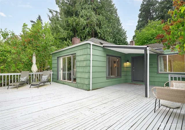 Photo 3 of Single family home for sale at 17633 10th Avenue Ne, Shoreline, WA 98155 | MLS# NWM2532625 | Listing updated on 2026-09-21