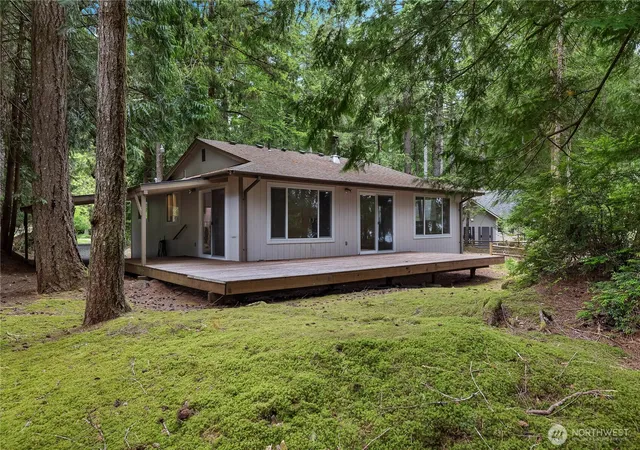 Photo 2 of Single family home for sale at 110 E Shannon Pl, Shelton, WA 98584 | MLS# NWM2532651 | Listing updated on 2026-09-30