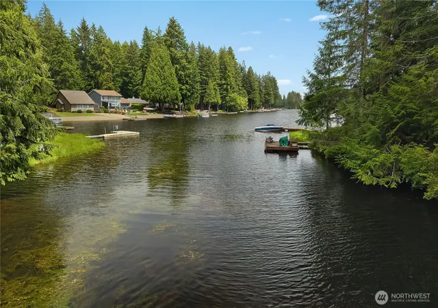 Photo 4 of Single family home for sale at 110 E Shannon Pl, Shelton, WA 98584 | MLS# NWM2532651 | Listing updated on 2026-09-30