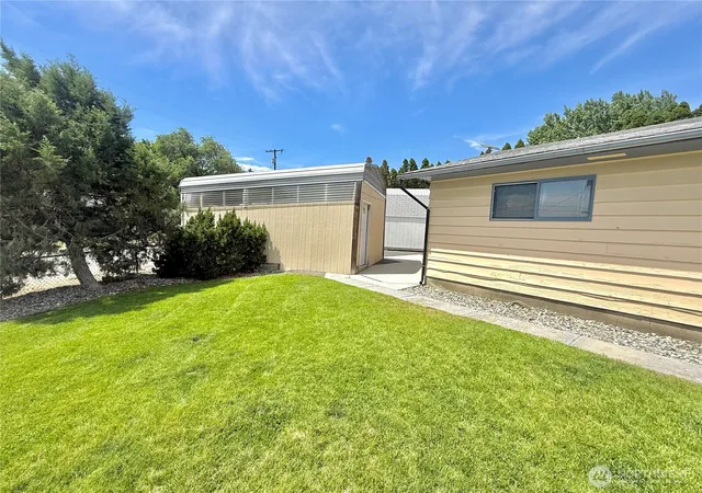Photo 3 of Single family home for sale at 703 Sunrise Dr, Omak, WA 98841 | MLS# NWM2532666 | Listing updated on 2026-10-01