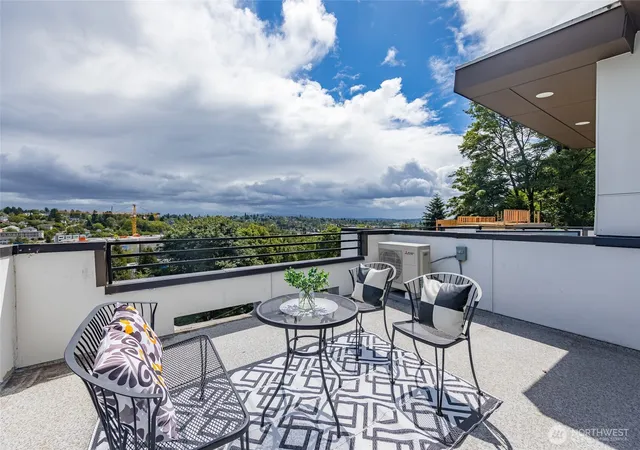 Photo 4 of Townhouse for sale at 1019 Sturgus Ave S #B, Seattle, WA 98144 | MLS# NWM2532689 | Listing updated on 2026-09-21