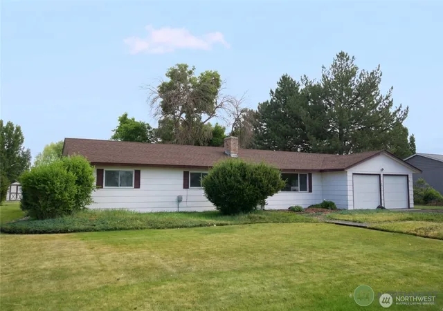 Photo 4 of Sale Pending at 11298 Nelson Rd NE, Moses Lake, WA 98837 | MLS# NWM2532703 | Listing updated on 2026-09-30