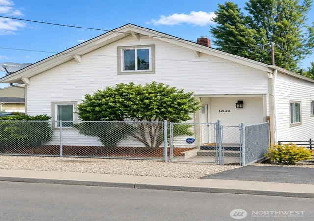 Photo 1 of Single family home for sale at 11546 85th Avenue S, Seattle, WA 98178 | MLS# NWM2532721 | Listing updated on 2026-09-29