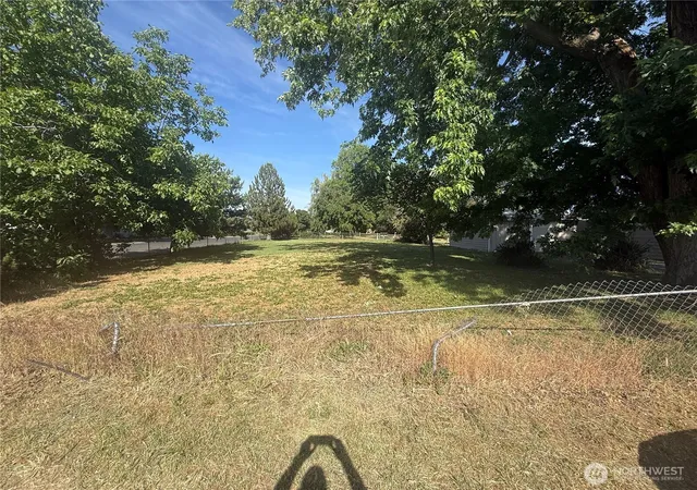 Photo 1 of Land for sale at 1413 Se Central Ave, College Place, WA 99324 | MLS# NWM2532835 | Listing updated on 2026-09-24