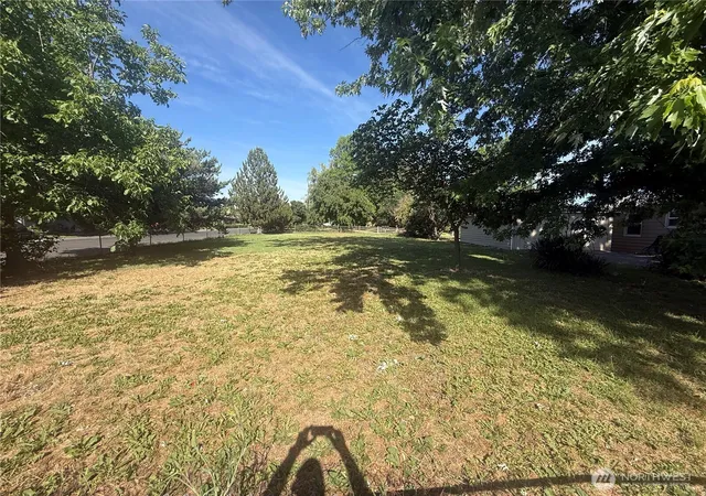 Photo 3 of Land for sale at 1413 Se Central Ave, College Place, WA 99324 | MLS# NWM2532835 | Listing updated on 2026-09-24