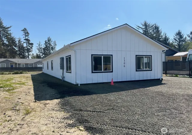 Photo 2 of Single family home for sale at 1306 Melbourne Ct, Westport, WA 98595 | MLS# NWM2532848 | Listing updated on 2026-09-21