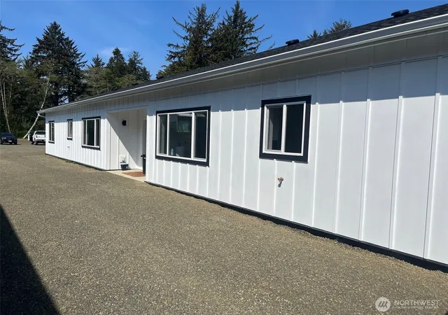 Photo 3 of Single family home for sale at 1306 Melbourne Ct, Westport, WA 98595 | MLS# NWM2532848 | Listing updated on 2026-09-21