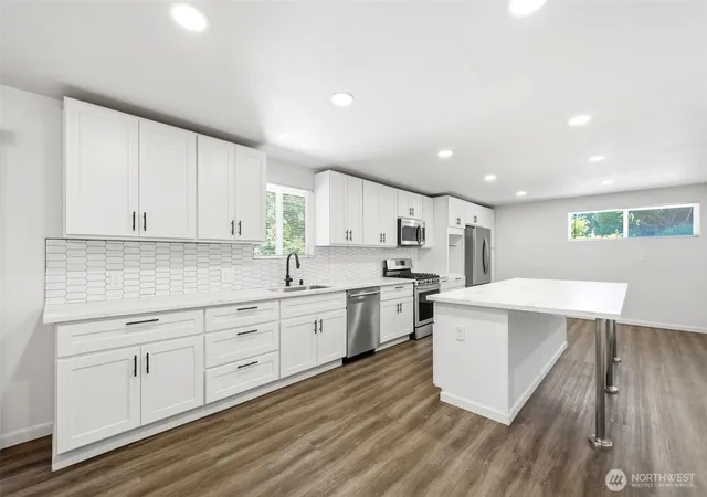 Photo 4 of Single family home for sale at 30811 26th Avenue SW, Federal Way, WA 98023 | MLS# NWM2532862 | Listing updated on 2026-09-21