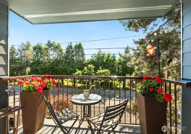 Photo 4 of Condo for sale at 3045 20th Avenue W #202, Seattle, WA 98199 | MLS# NWM2532887 | Listing updated on 2026-09-21