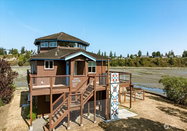 Photo 1 of Single family home for sale at 2385 Sunlight Beach Rd, Clinton, WA 98236 | MLS# NWM2532901 | Listing updated on 2026-09-30