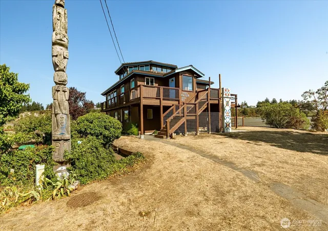 Photo 2 of Single family home for sale at 2385 Sunlight Beach Rd, Clinton, WA 98236 | MLS# NWM2532901 | Listing updated on 2026-09-30