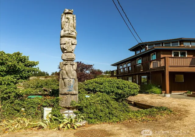 Photo 3 of Single family home for sale at 2385 Sunlight Beach Rd, Clinton, WA 98236 | MLS# NWM2532901 | Listing updated on 2026-09-30