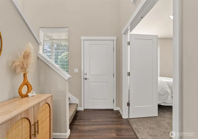 Photo 4 of Single family home for sale at 837 Pioneer St SW, Olympia, WA 98512 | MLS# NWM2532949 | Listing updated on 2026-09-21