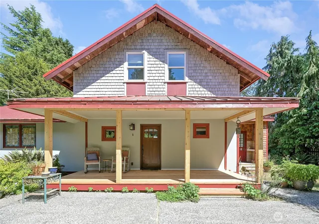 Photo 3 of Sale Pending at 372 Schwartz Rd, Nordland, WA 98358 | MLS# NWM2533006 | Listing updated on 2026-09-25