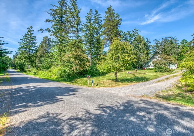 Photo 3 of Single family home for sale at 127 Montgomery Ln, Eastsound, WA 98245 | MLS# NWM2533010 | Listing updated on 2026-09-21