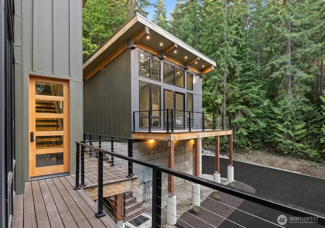 Photo 4 of Single family home for sale at 2982 Kachess Lake Rd, Easton, WA 98925 | MLS# NWM2533037 | Listing updated on 2026-09-21