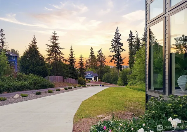 Photo 3 of Single family home for sale at 24068 Nookachamp Hills Dr, Mount Vernon, WA 98274 | MLS# NWM2533074 | Listing updated on 2026-09-21