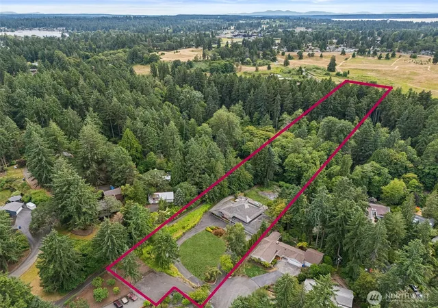 Photo 1 of Mansion for sale at 6718 76th Street W, Lakewood, WA 98499 | MLS# NWM2533109 | Listing updated on 2026-09-21