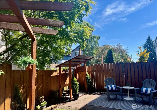 Photo 2 of Sale Pending at 9236 Interlake Ave N #B, Seattle, WA 98103 | MLS# NWM2533113 | Listing updated on 2026-10-09