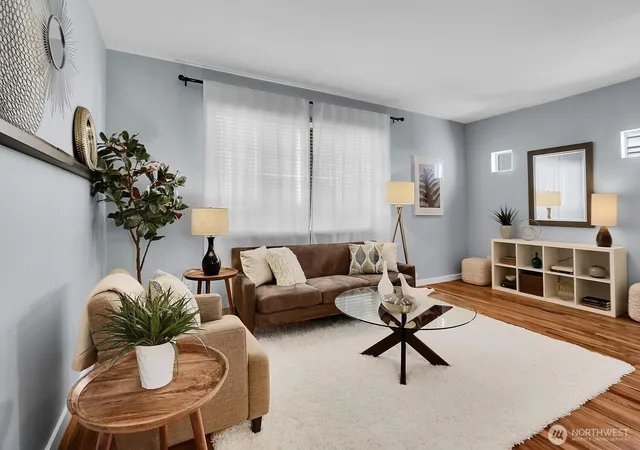 Photo 3 of Sale Pending at 9236 Interlake Ave N #B, Seattle, WA 98103 | MLS# NWM2533113 | Listing updated on 2026-10-09
