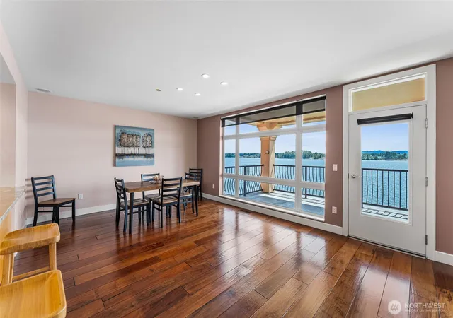 Photo 3 of Condo for sale at 2015 Se Columbia River Dr #220, Vancouver, WA 98661 | MLS# NWM2533180 | Listing updated on 2026-09-21