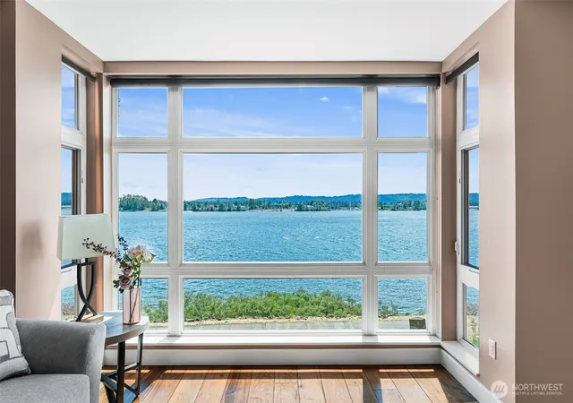 Photo 4 of Condo for sale at 2015 SE Columbia River Dr #220, Vancouver, WA 98661 | MLS# NWM2533180 | Listing updated on 2026-09-21