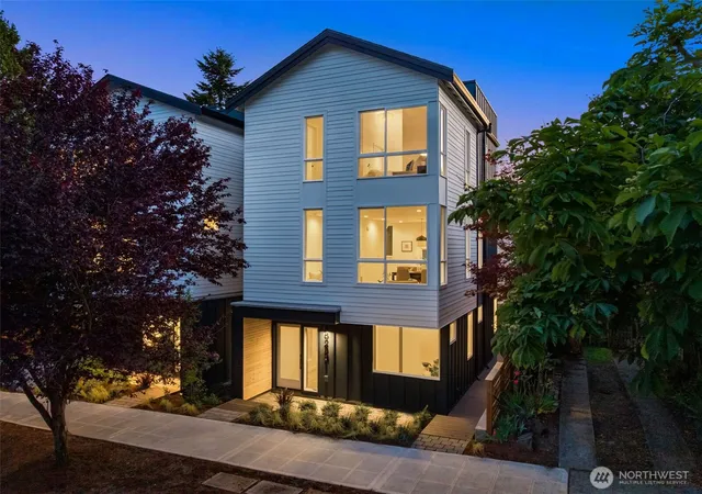 Photo 1 of Townhouse for sale at 823 B 17th Ave, Seattle, WA 98122 | MLS# NWM2533191 | Listing updated on 2026-10-02