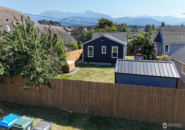 Photo 3 of Single family home for sale at 807 Georgiana St, Port Angeles, WA 98362 | MLS# NWM2533203 | Listing updated on 2026-09-21