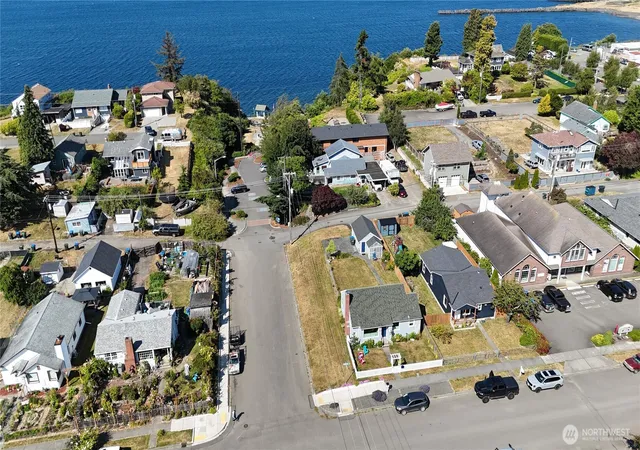Photo 4 of Single family home for sale at 807 Georgiana St, Port Angeles, WA 98362 | MLS# NWM2533203 | Listing updated on 2026-09-21