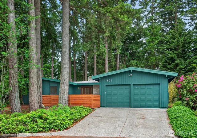 Photo 2 of Sale Pending at 1521 150th Avenue Se, Bellevue, WA 98007 | MLS# NWM2533209 | Listing updated on 2026-09-25